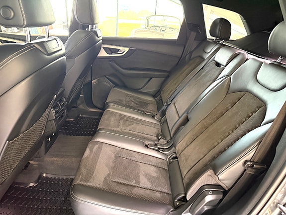 Audi Q7 16 of 18