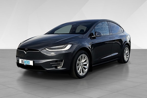 Tesla Model X 3 of 20