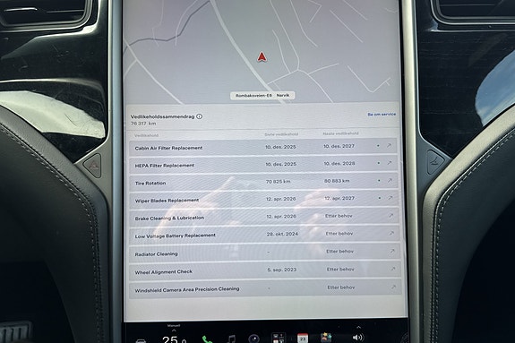 Tesla Model X 17 of 20