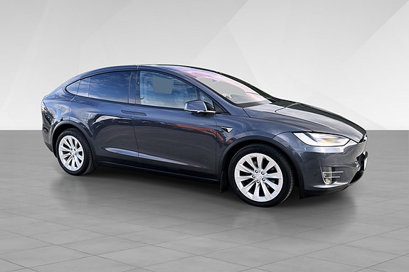 Tesla Model X 9 of 20