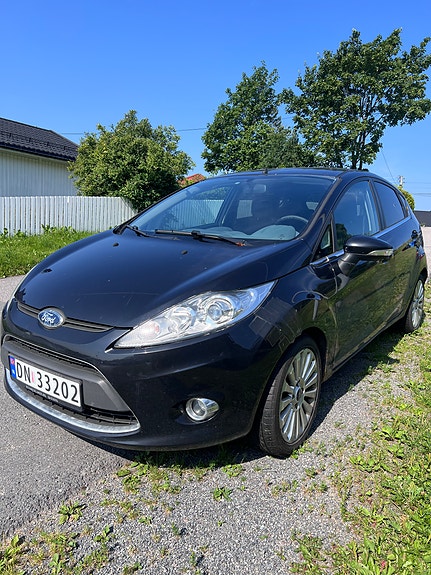 Ford Fiesta 2 of 5