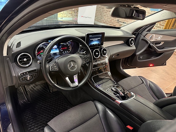 Mercedes-Benz C180 24 of 30