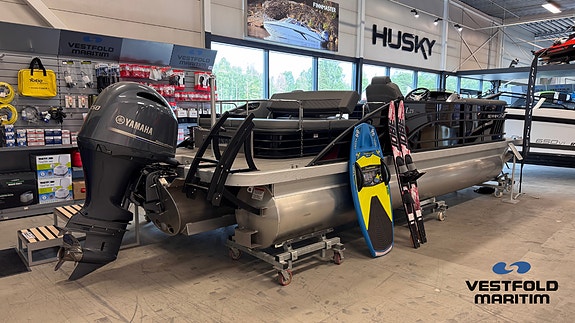 SJEKK DENNE - Bennington L23 Swingback M/Yamaha F150 - Verdens mest sosiale båt!
