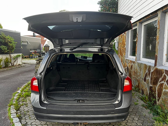 Volvo V70 4 of 9