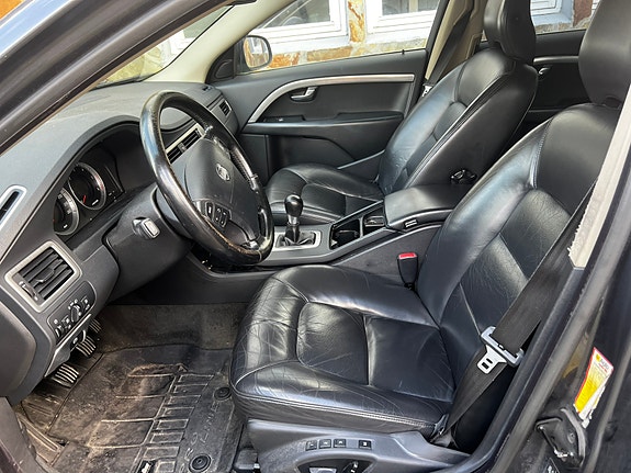 Volvo V70 6 of 9
