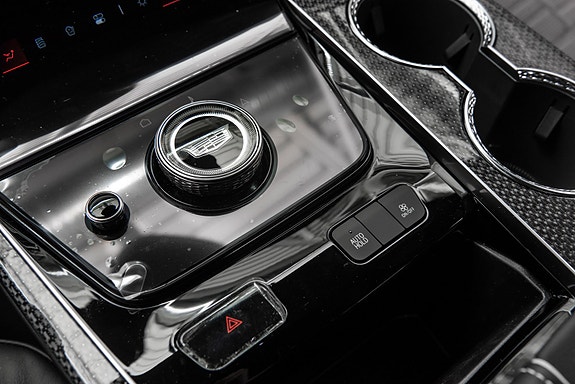 Cadillac Escalade 27 of 30