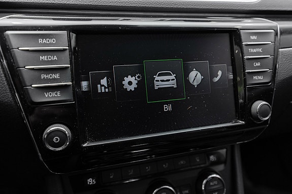 Skoda Superb 18 of 27