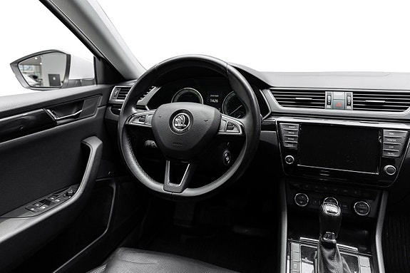 Skoda Superb 24 of 27