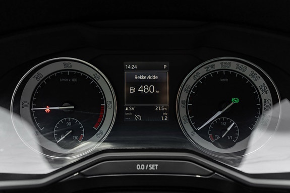 Skoda Superb 14 of 27