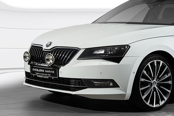 Skoda Superb 2 of 27