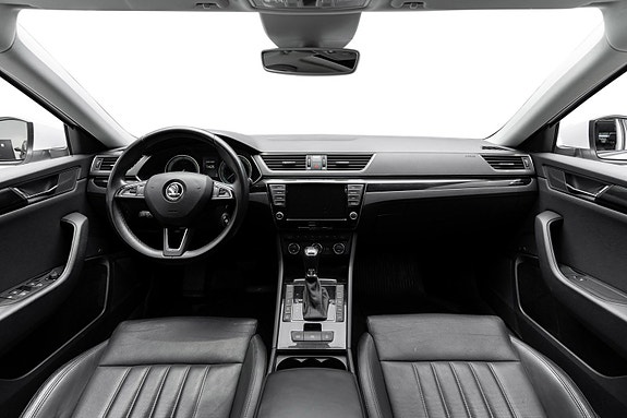Skoda Superb 12 of 27