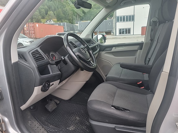 Volkswagen Transporter 11 of 25