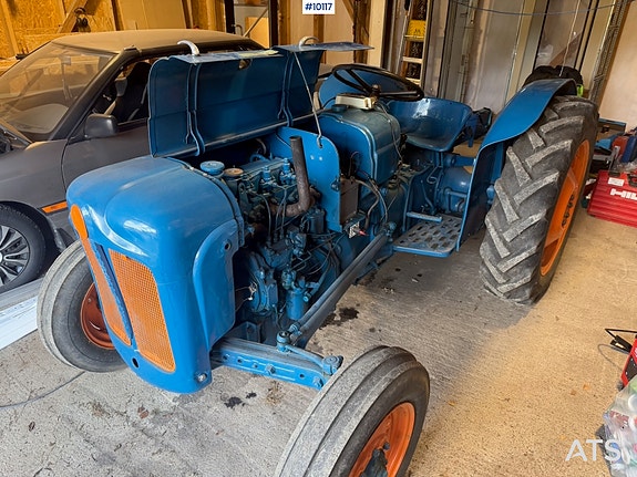 Fordson Dextra 5 of 5