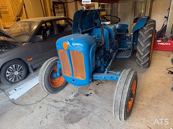 Fordson Dextra 3 of 5