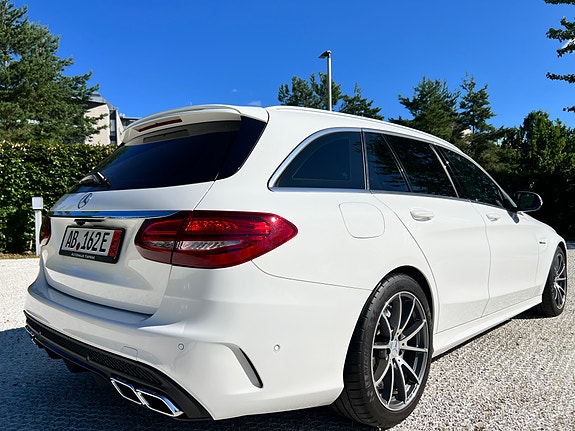 Mercedes-Benz C63 8 of 30