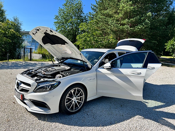 Mercedes-Benz C63 28 of 30