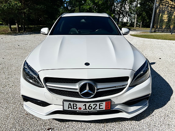 Mercedes-Benz C63 7 of 30