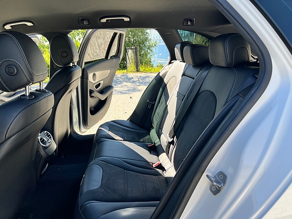 Mercedes-Benz C63 23 of 30