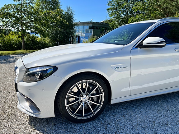 Mercedes-Benz C63 5 of 30