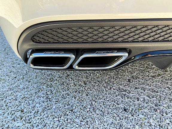 Mercedes-Benz C63 9 of 30
