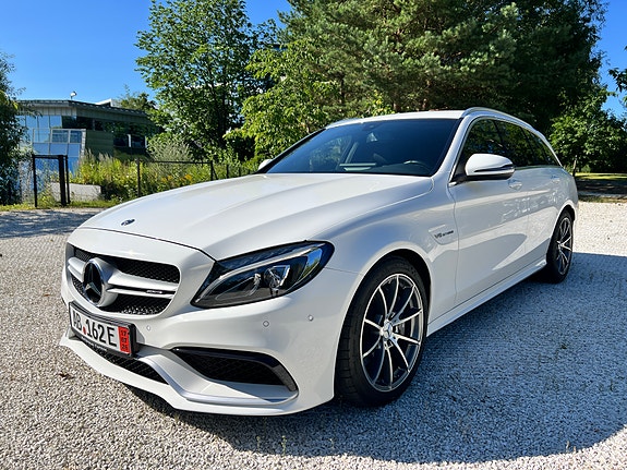 Mercedes-Benz C63 6 of 30