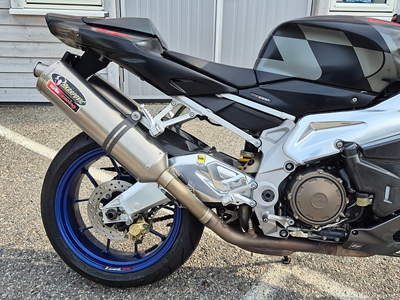 Aprilia Tuono 1000 R ** STOR SERVICE UTFØRT INKL. NYE DEKK ** 14 of 26