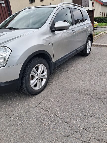 Nissan Qashqai+2 4 of 5