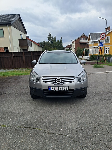 Nissan Qashqai+2 2 of 5