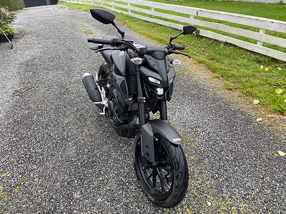 Yamaha MT-125 2 of 5