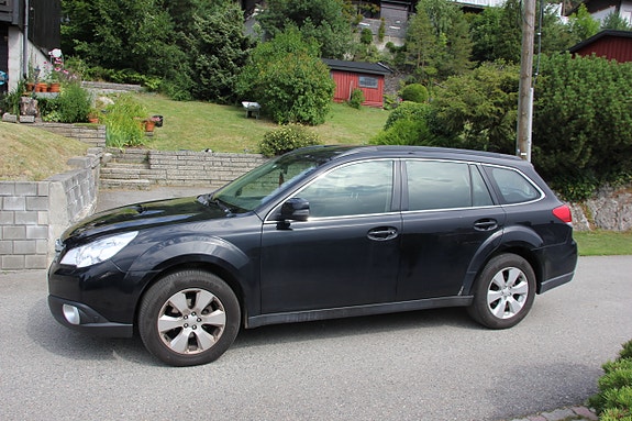 Subaru Outback 3 of 5