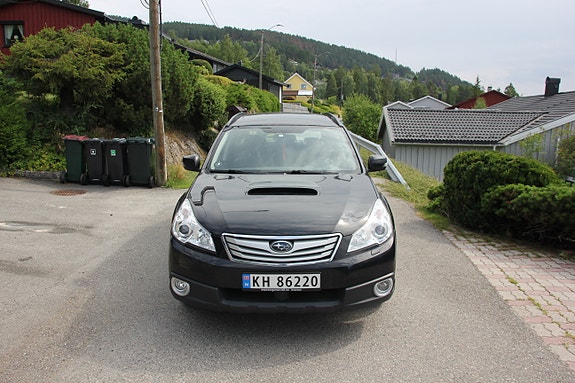 Subaru Outback 2 of 5