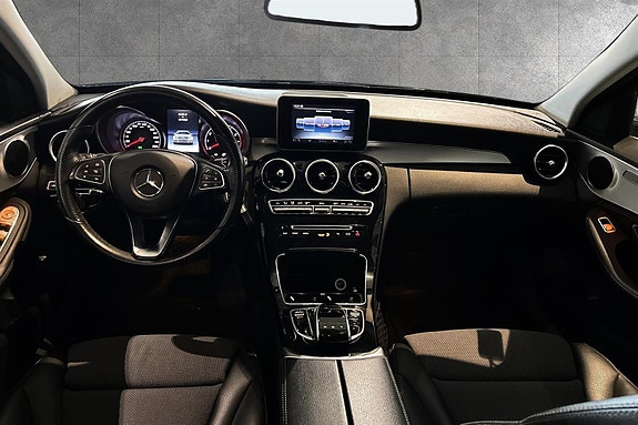 Mercedes-Benz C180 10 of 15