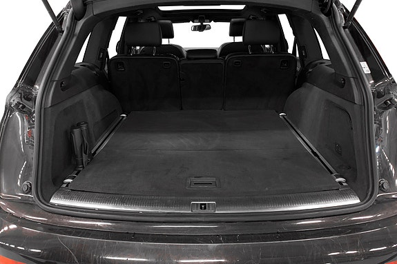 Audi Q7 4 of 5