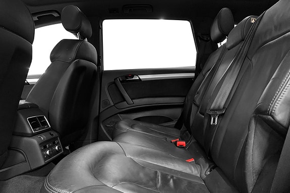 Audi Q7 3 of 5