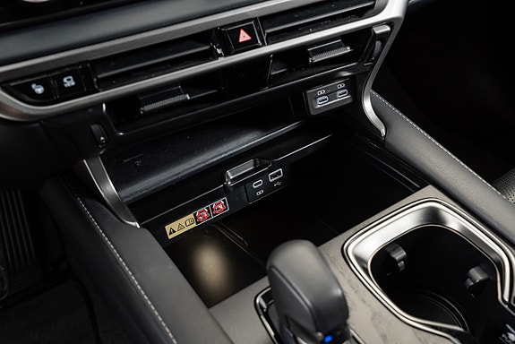 Lexus RX450h 14 of 30