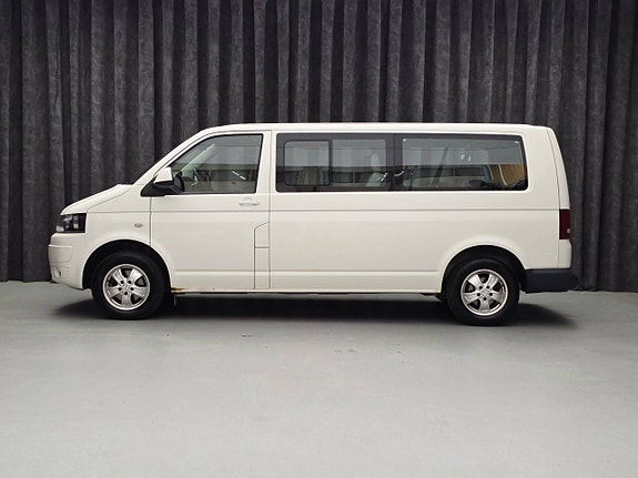 Volkswagen Caravelle 4 of 5