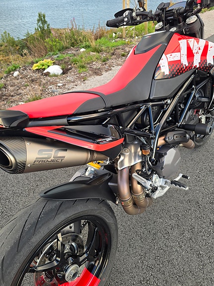 Ducati Hypermotard 950 RVE 3 of 9