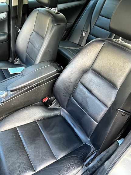 Mercedes-Benz C320 9 of 13