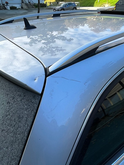 Mercedes-Benz C320 4 of 13