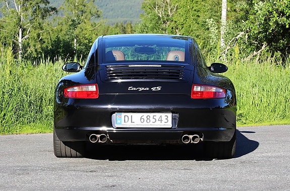 Porsche 911 11 of 23