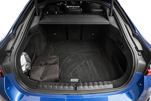 BMW i4 25 of 30