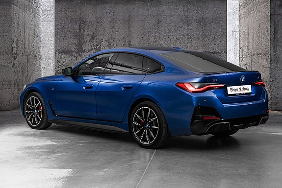 BMW i4 8 of 30