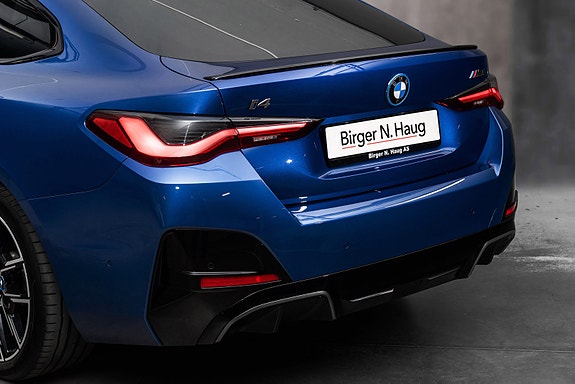 BMW i4 6 of 30