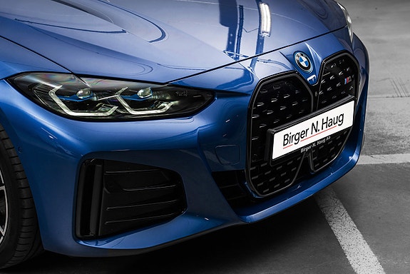BMW i4 3 of 30