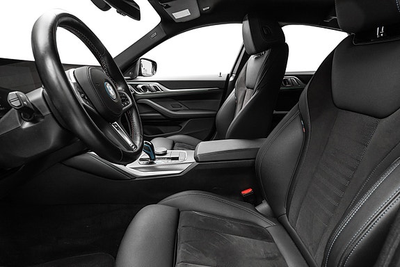 BMW i4 10 of 30