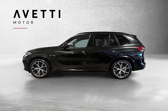 BMW X5 2 of 5