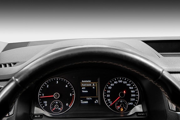 Volkswagen Caddy Alltrack 28 of 30