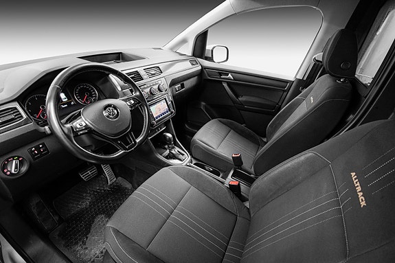 Volkswagen Caddy Alltrack 9 of 30