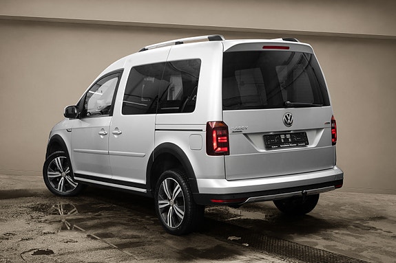 Volkswagen Caddy Alltrack 2 of 30