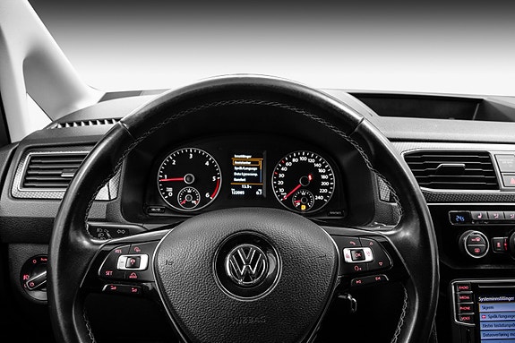 Volkswagen Caddy Alltrack 24 of 30